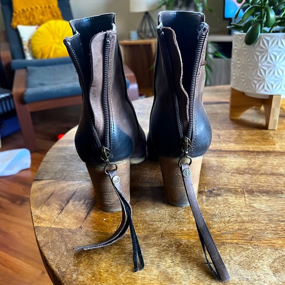 Ralph Lauren leather boots - Picture 5 of 6